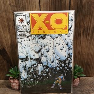 Valiant X-O Manowar Comic Book with Dynamic Cover